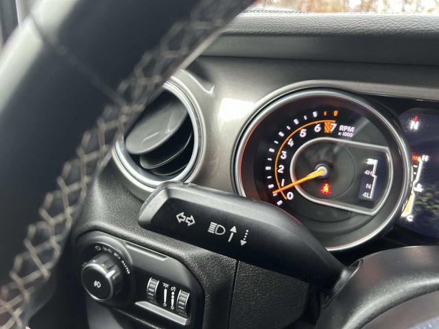 Used 2018 Jeep Wrangler Unlimited Sahara image 24