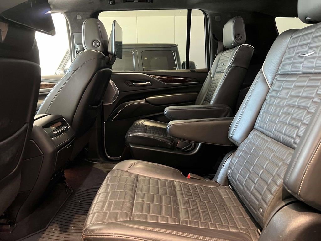 Used 2023 Cadillac Escalade ESV Sport Platinum AWD/4WD image 12