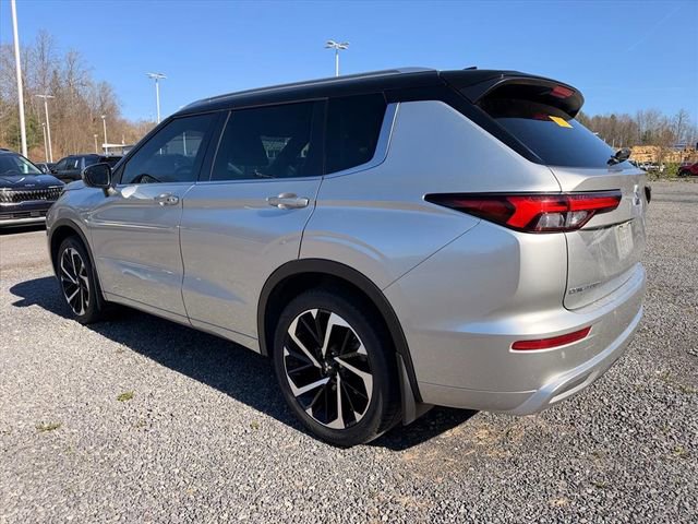 Used 2023 Mitsubishi Outlander SEL image 4