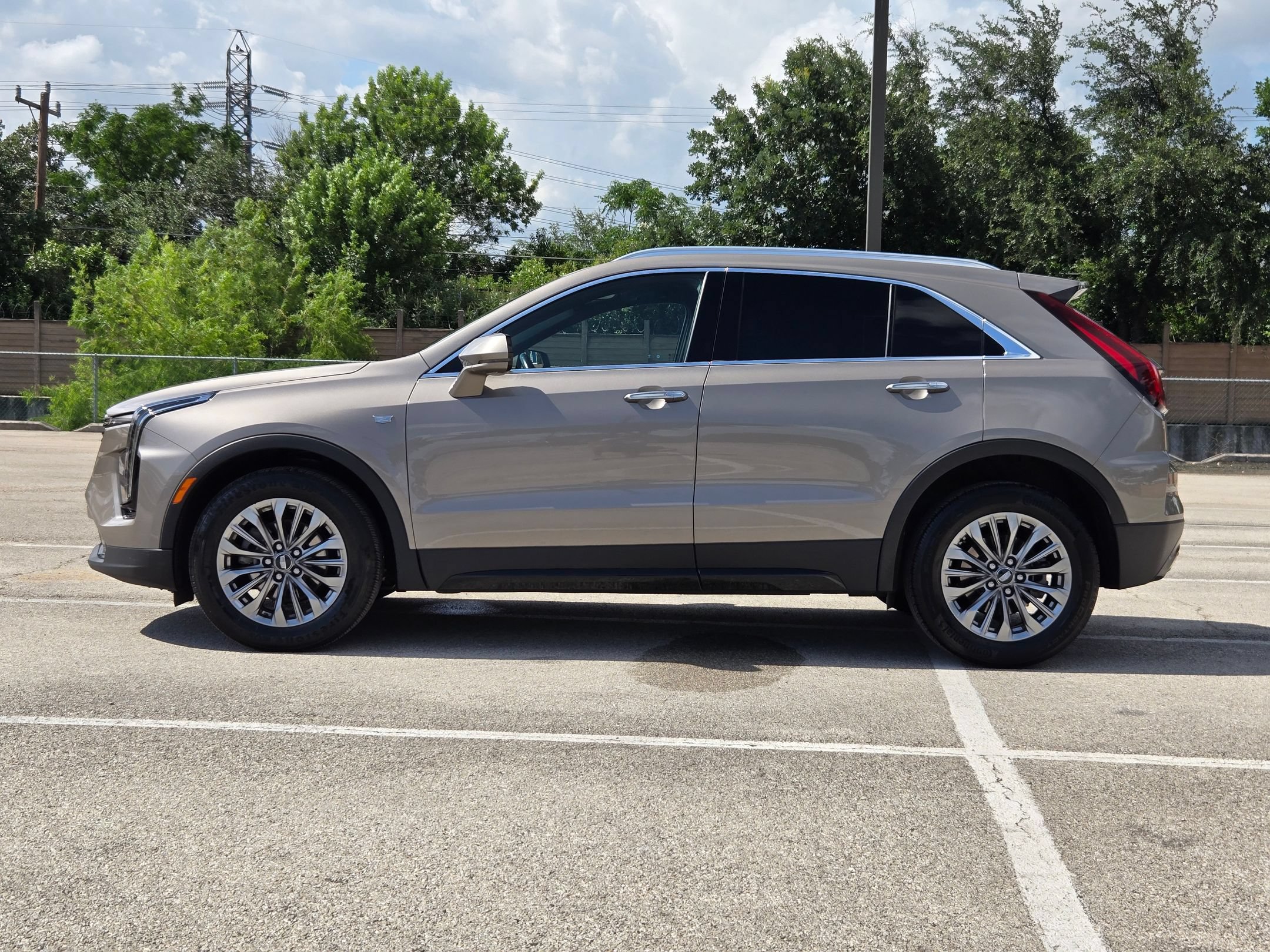Used 2024 Cadillac XT4 Premium Luxury FWD image 7
