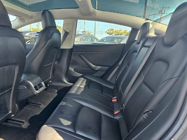 Used 2018 Tesla Model 3 Long Range RWD image 24