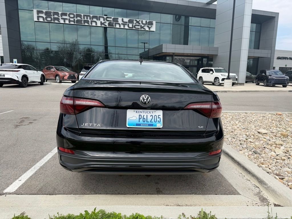 Used 2024 Volkswagen Jetta SE image 39