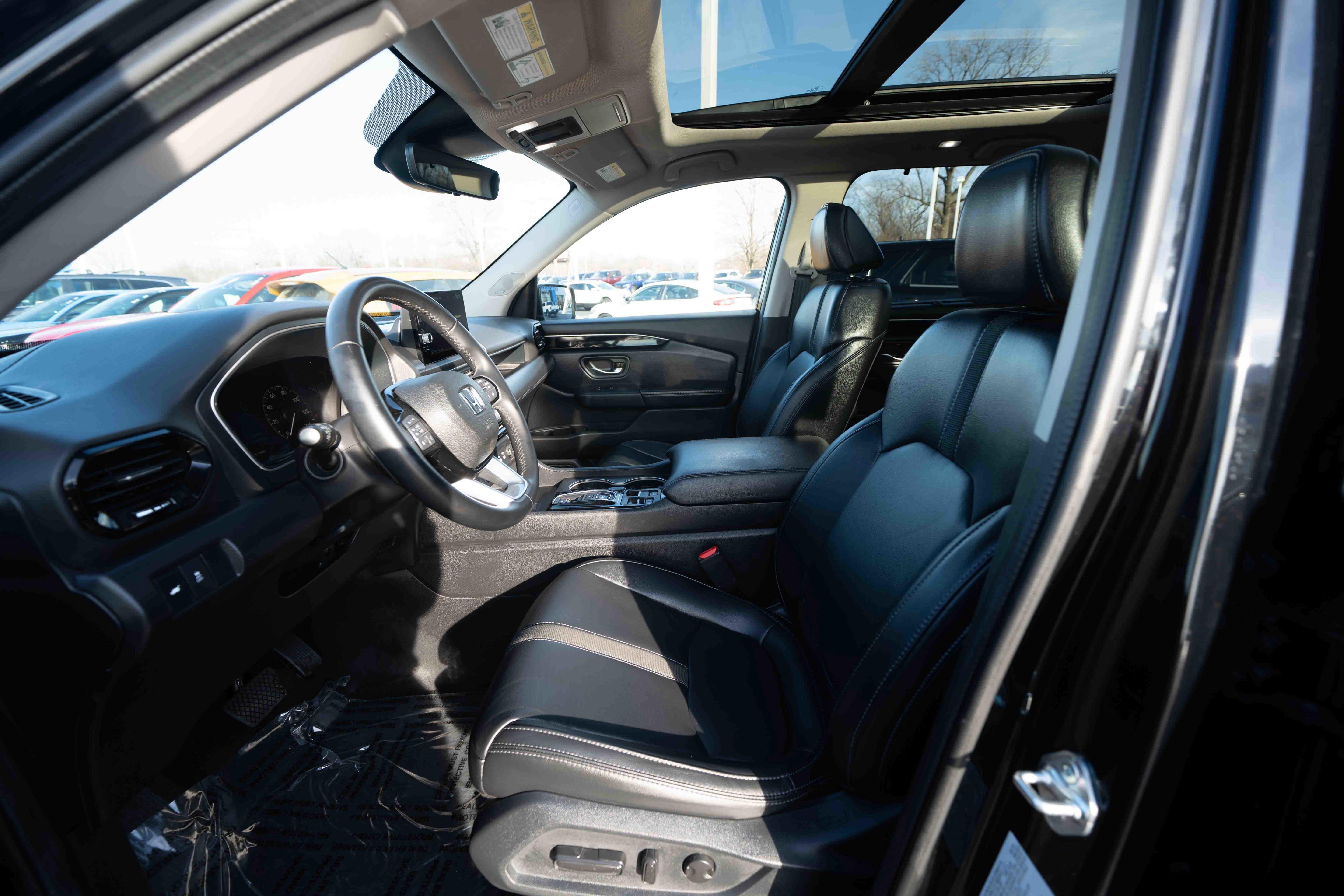 Used 2024 Honda Pilot Touring image 9