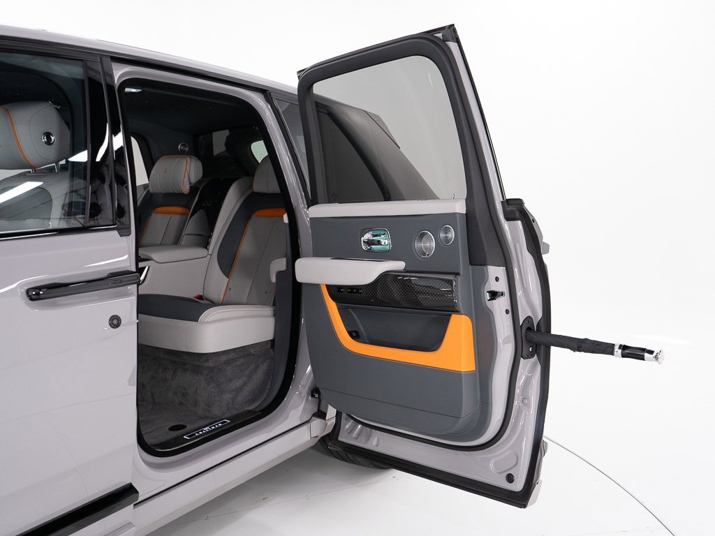 Certified 2025 Rolls-Royce Cullinan Black Badge image 33