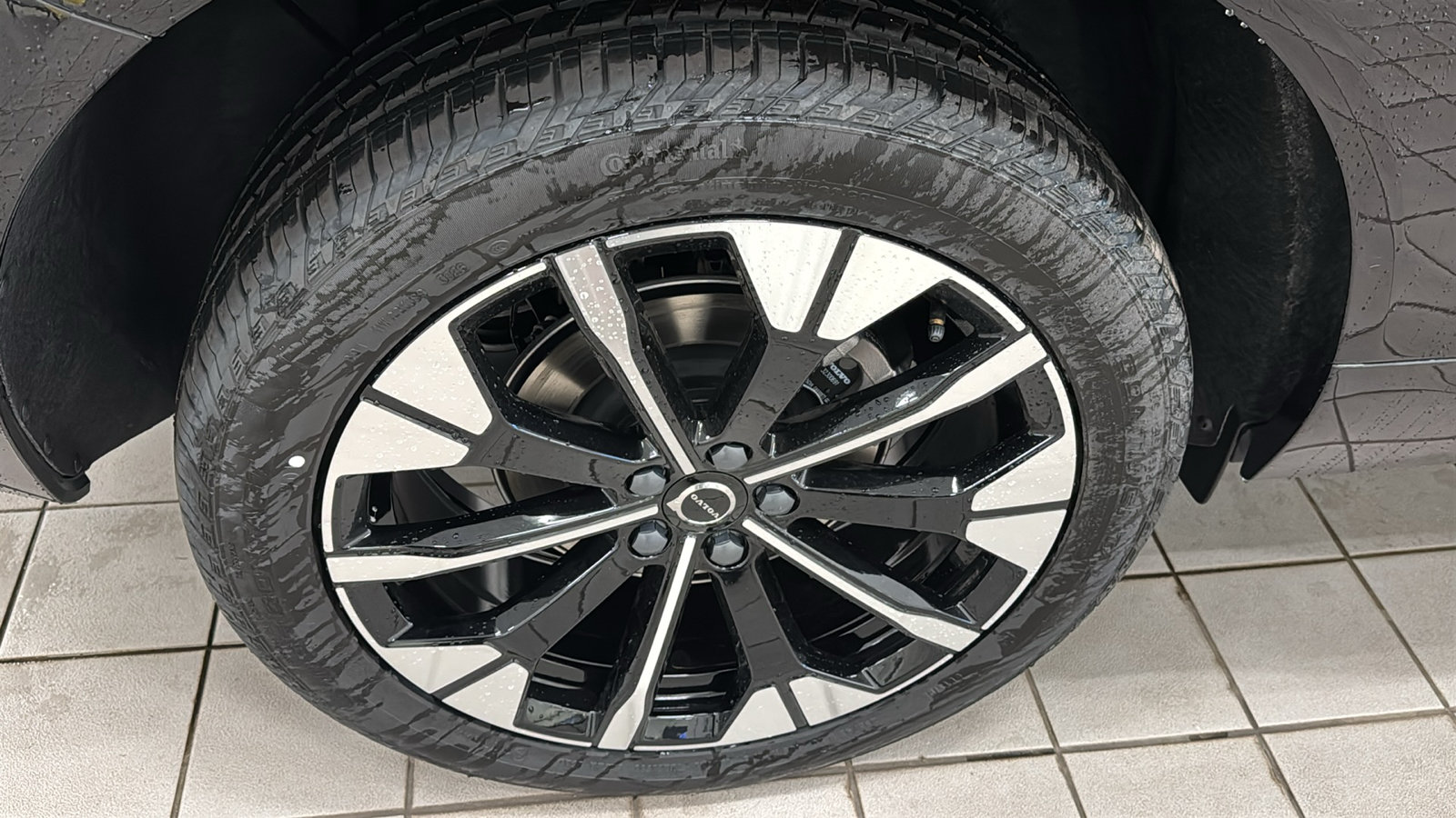 New 2026 Volvo XC60 B5 Plus w/ Climate Package AWD/4WD image 31