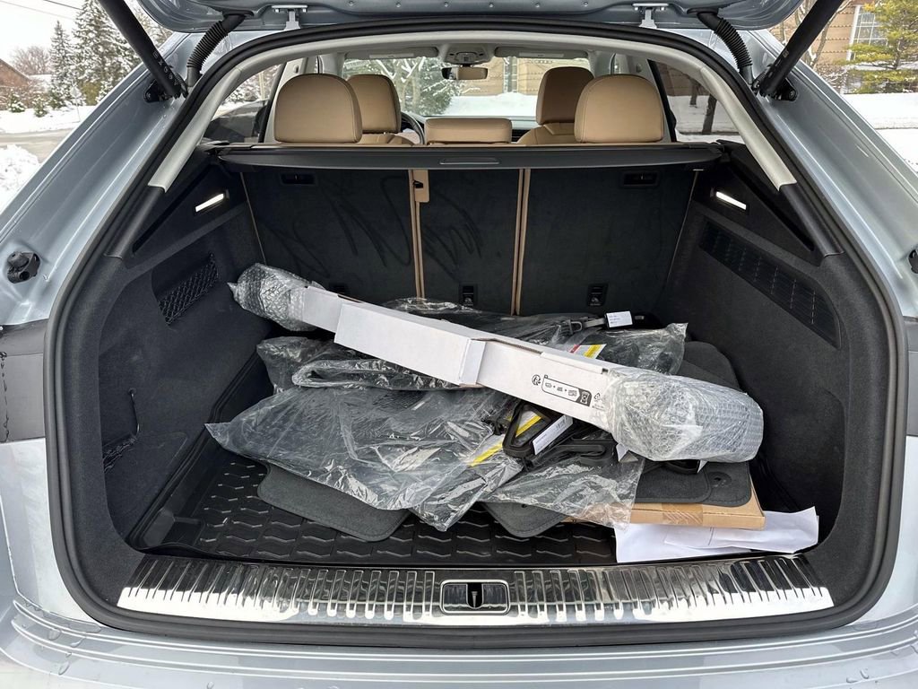 Certified 2025 Audi Q8 Premium Plus w/ Premium Plus Package image 9