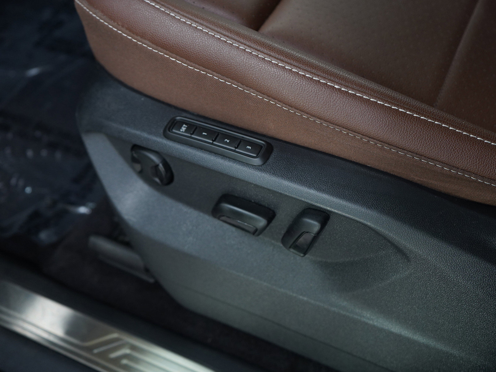 Used 2021 Volkswagen Atlas SEL image 31