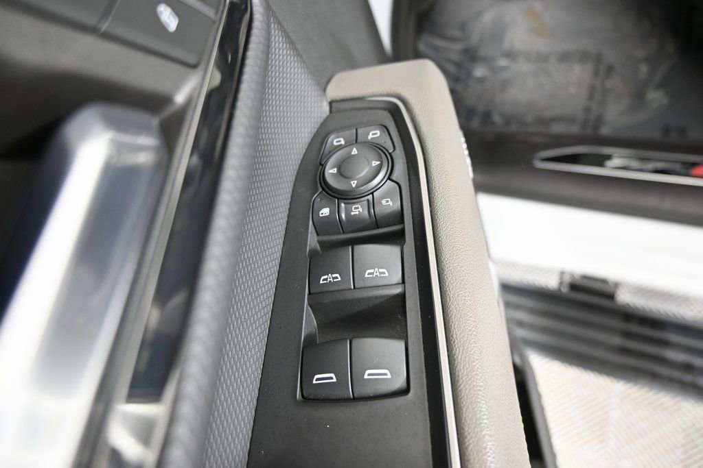 Used 2024 Chevrolet Silverado 2500 ZR2 w/ Technology Package image 19