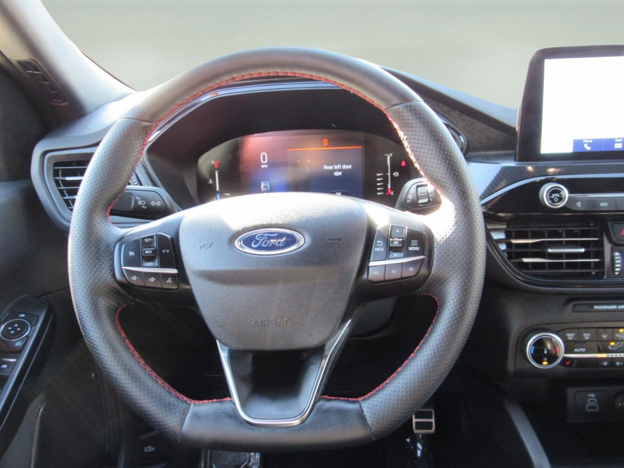 Used 2024 Ford Escape ST-Line image 19