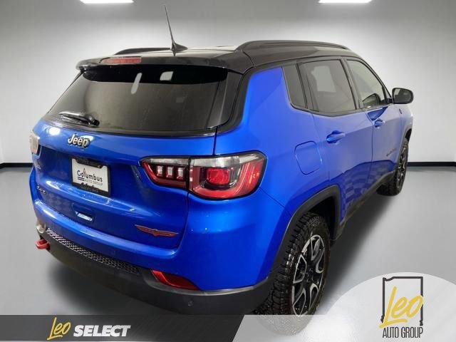 Used 2025 Jeep Compass Trailhawk image 7