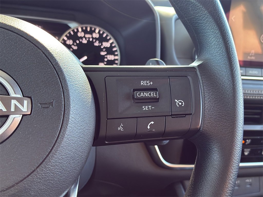 Used 2024 Nissan Rogue S image 24