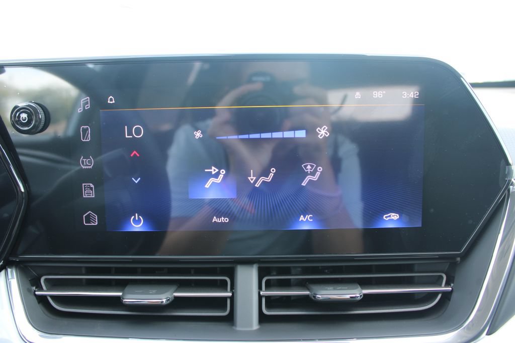 New 2026 Chevrolet Trax LT w/ Driver Confidence Package FWD image 55