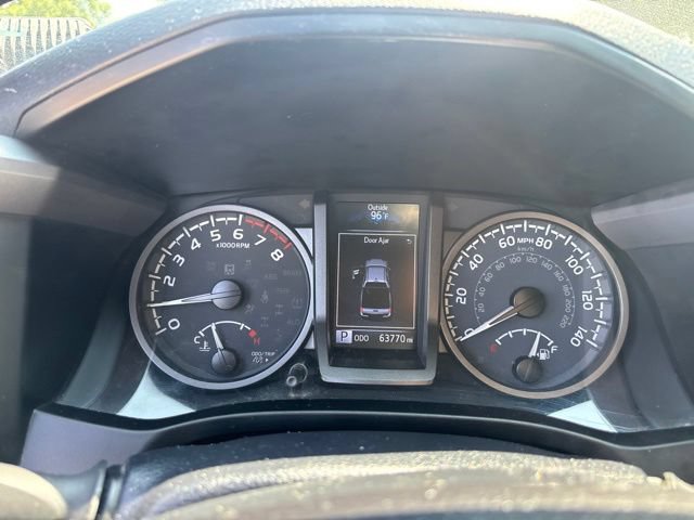 Used 2021 Toyota Tacoma TRD Off-Road w/ Technology Package AWD/4WD image 21