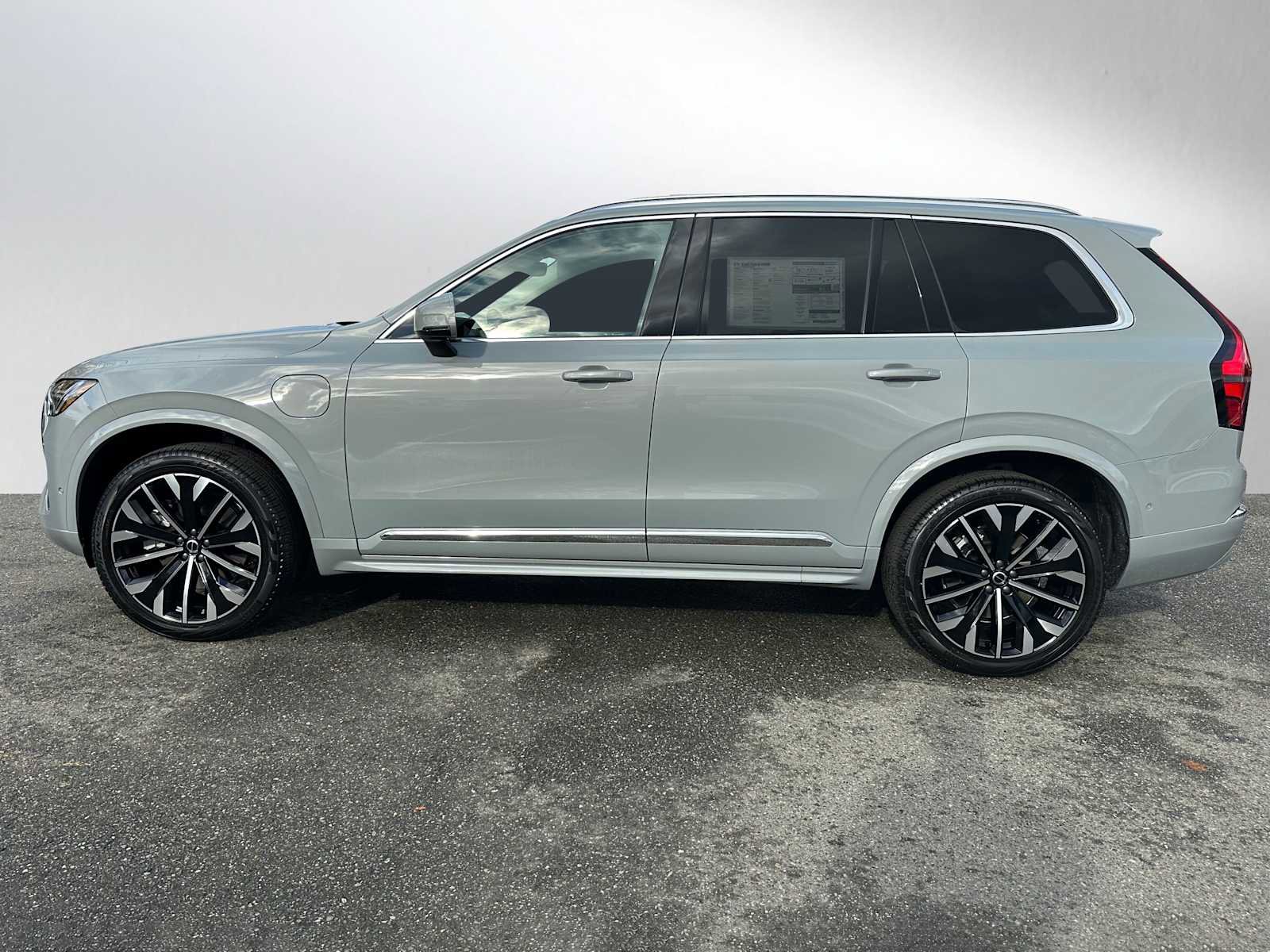 New 2026 Volvo XC90 T8 Plus image 6