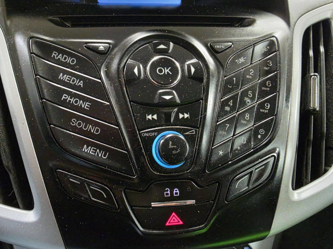 Used 2014 Ford Focus SE w/ SE Winter Package image 27