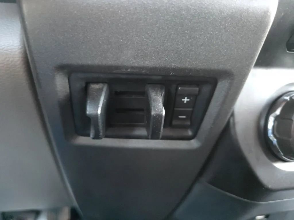 Used 2018 Ford F250 XL w/ Power Equipment Group image 17