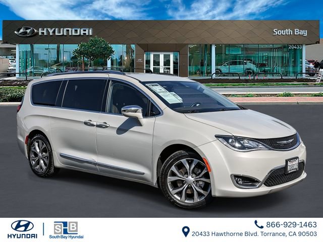 Used 2017 Chrysler Pacifica Limited w/ UConnect Theater Package