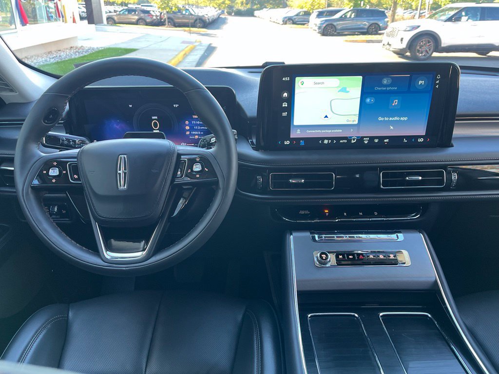 Used 2026 Lincoln Aviator AWD image 17