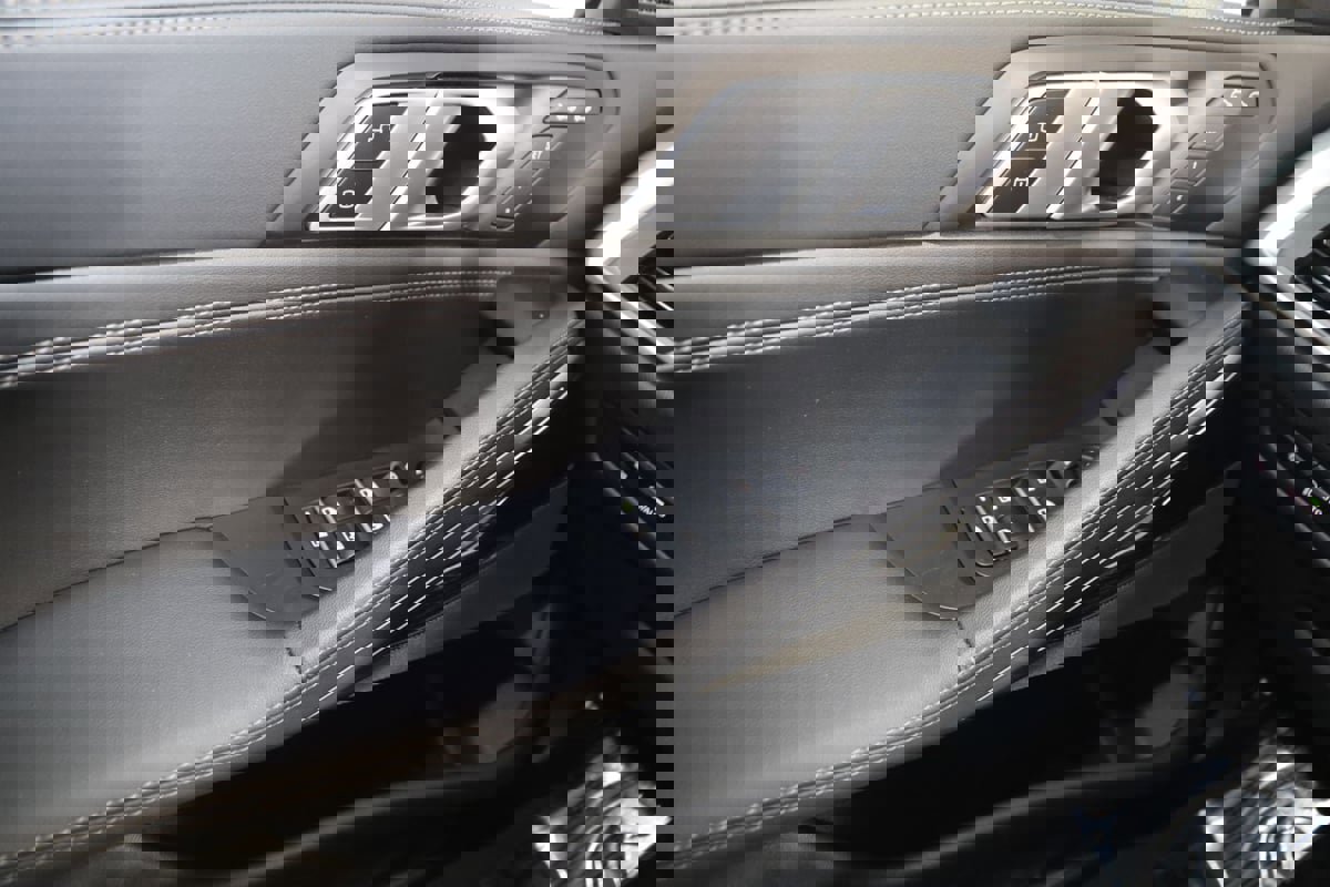 Used 2025 BMW X6 xDrive40i image 35