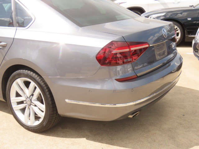 Used 2017 Volkswagen Passat 1.8T SEL Premium FWD image 12