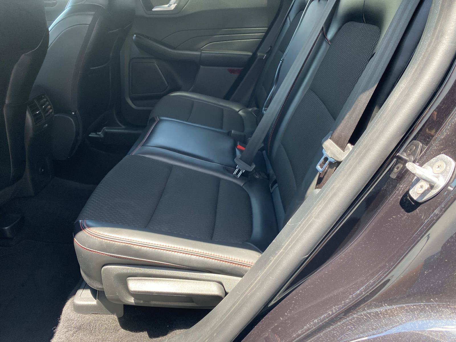 Used 2025 Ford Escape ST-Line FWD image 13