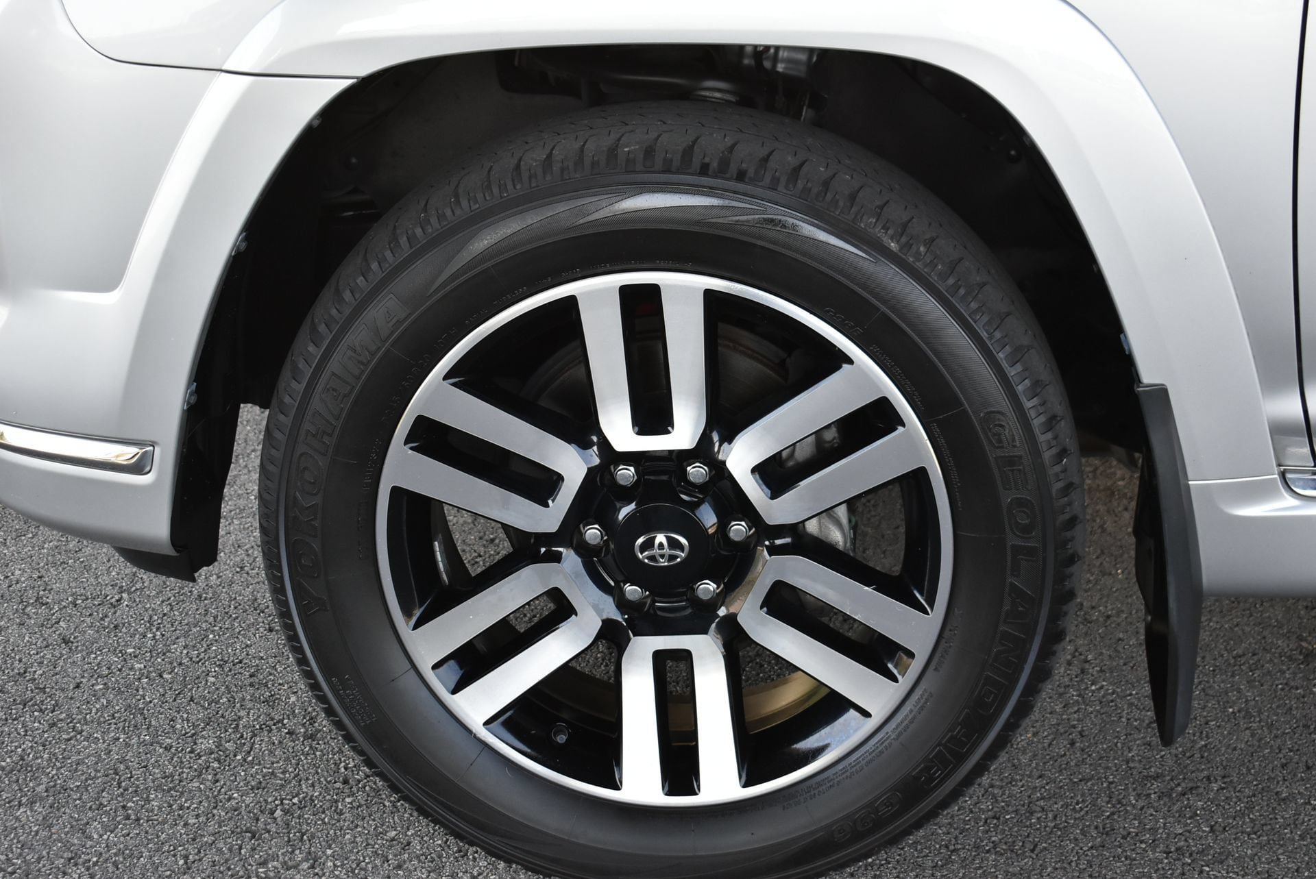 Used 2022 Toyota 4Runner Limited AWD/4WD image 10