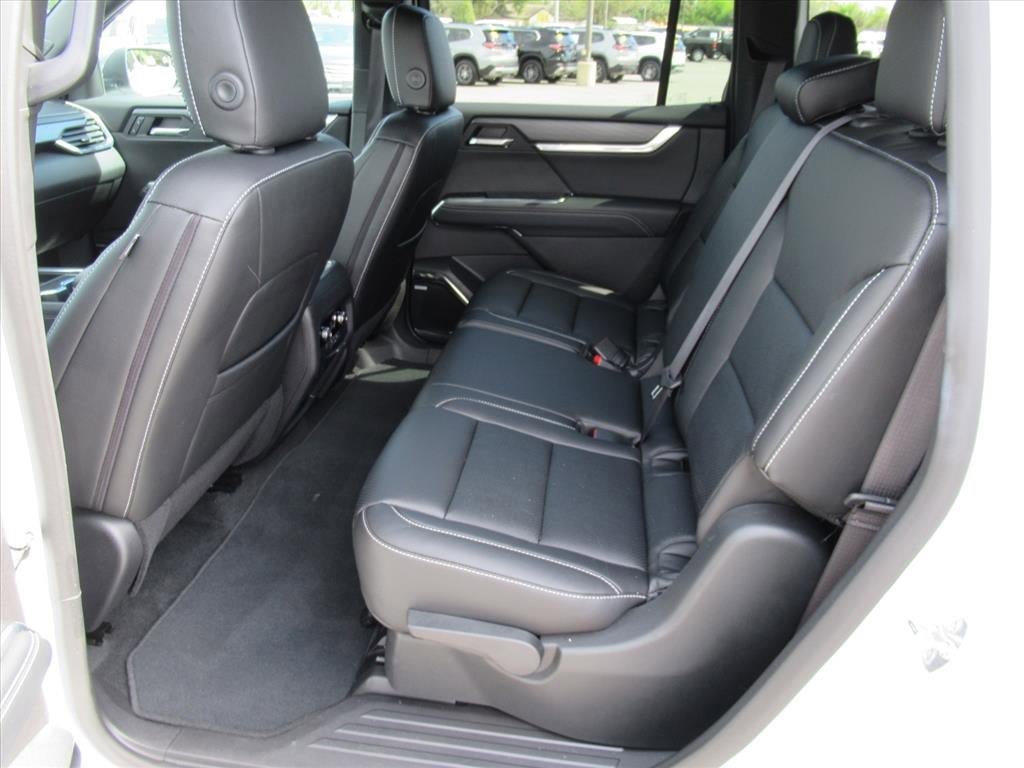 Used 2025 GMC Acadia Elevation FWD image 31
