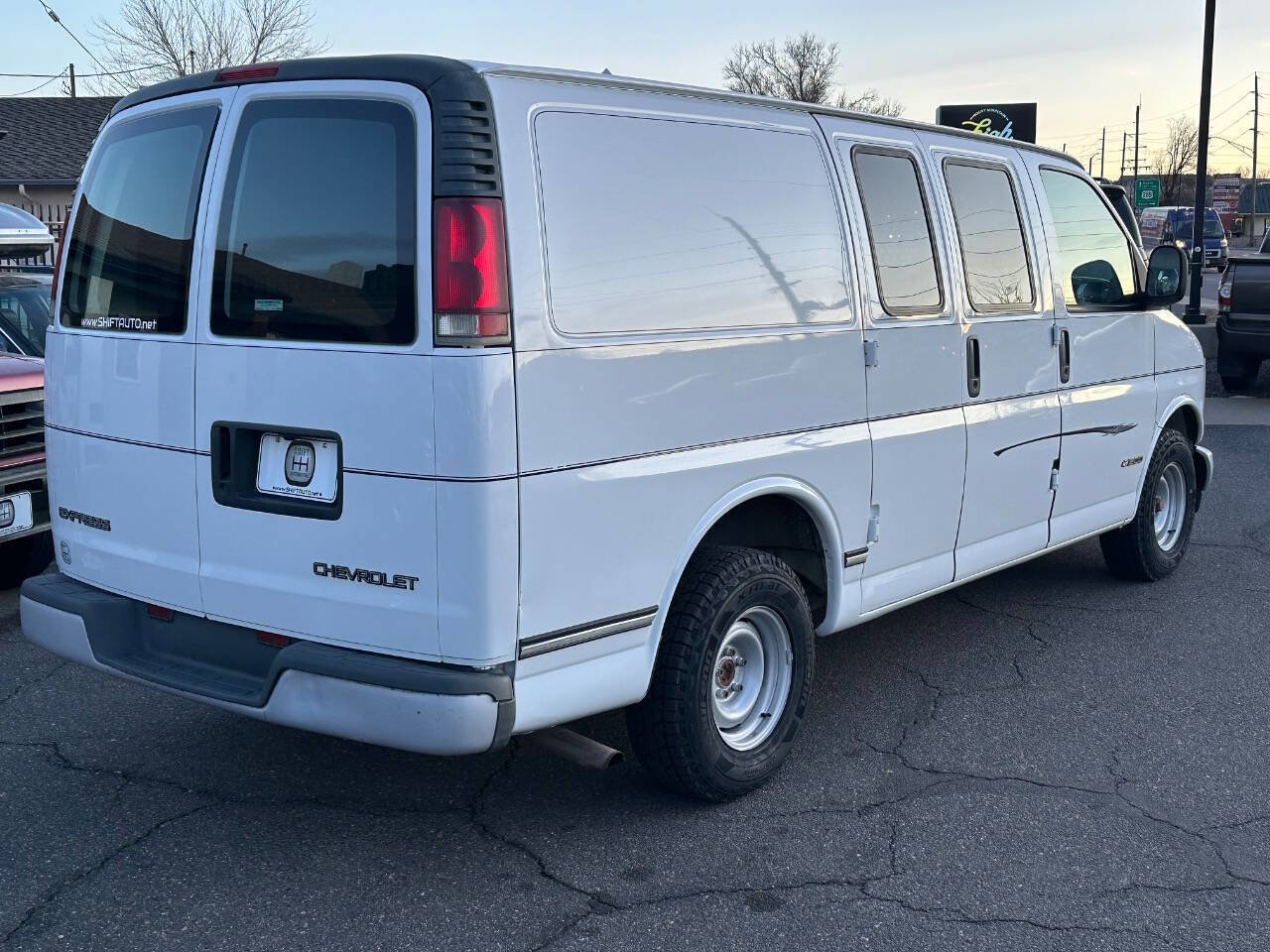 Used 2001 Chevrolet Express 1500 image 16