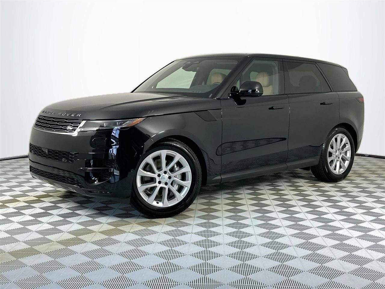 Used 2025 Land Rover Range Rover Sport SE image 1