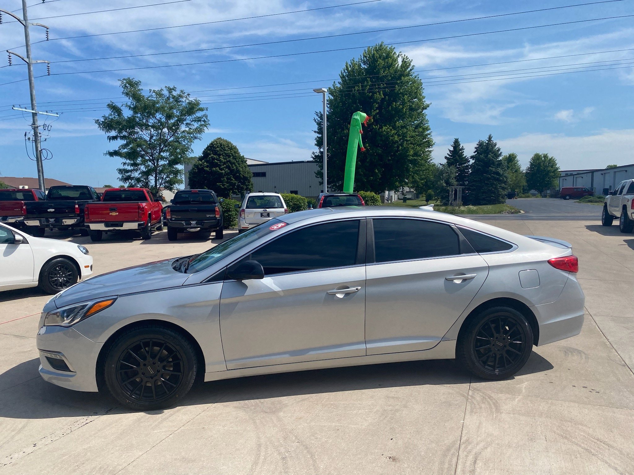 Used 2015 Hyundai Sonata SE FWD image 1