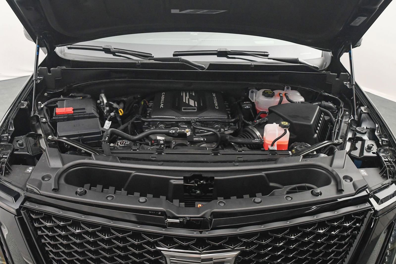 Used 2025 Cadillac Escalade V w/ LPO, ONYX Package image 31