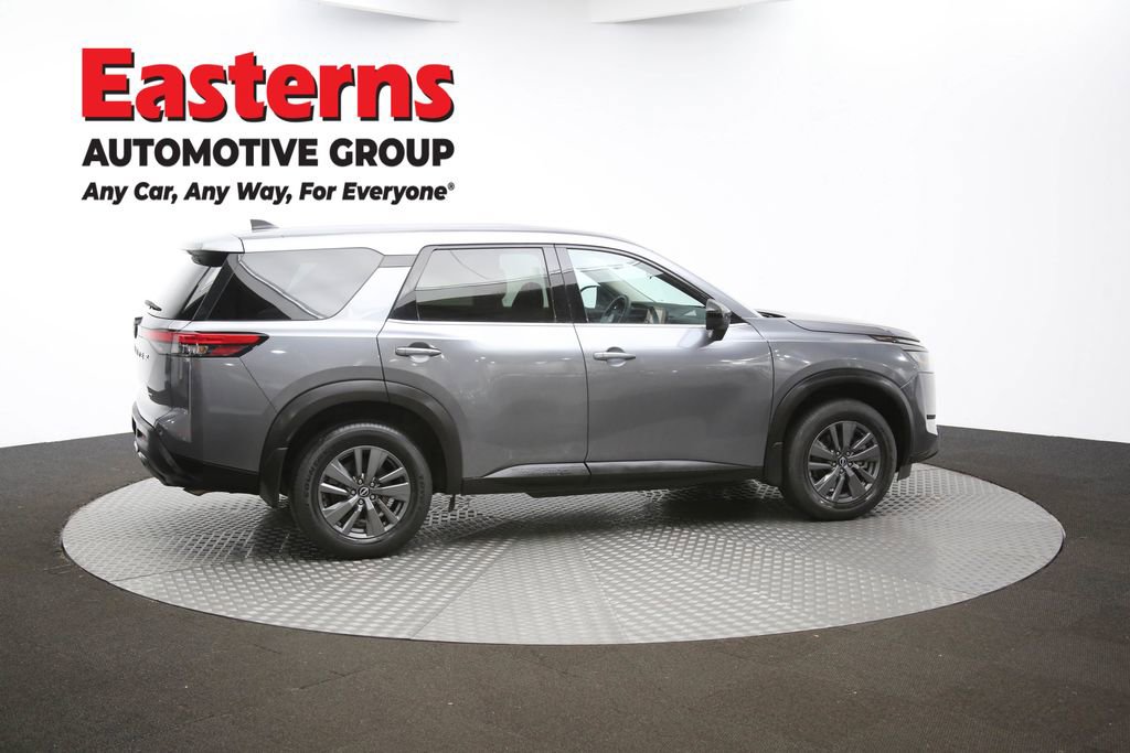 Used 2024 Nissan Pathfinder S image 39