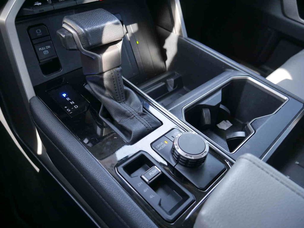 Used 2022 Toyota Tundra Limited image 32