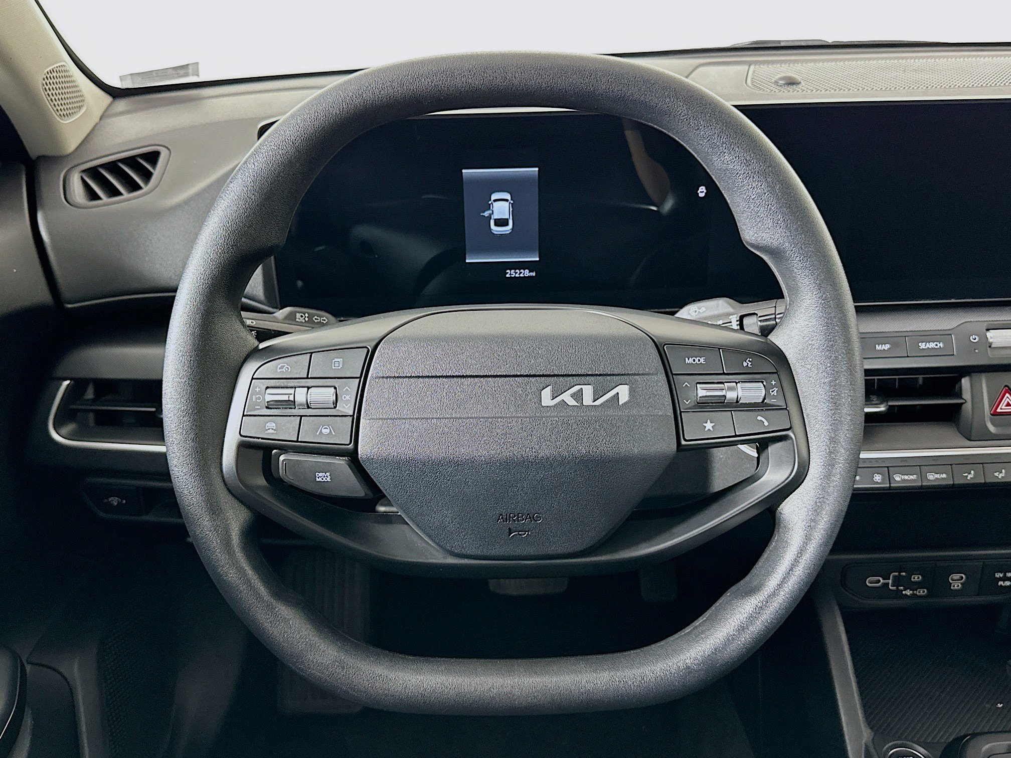 Used 2025 Kia K4 LXS image 18