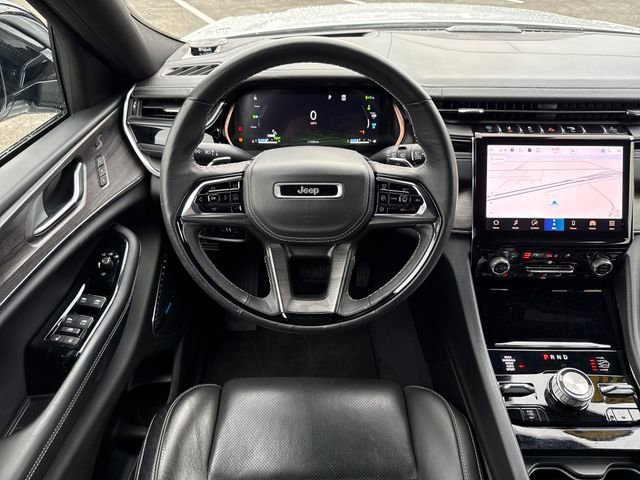 Used 2022 Jeep Grand Cherokee Overland w/ Advanced Protech Group III image 13