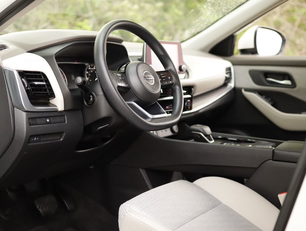Used 2021 Nissan Rogue SV FWD image 9