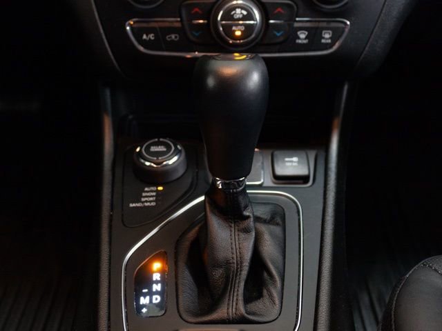 Certified 2021 Jeep Cherokee Latitude Lux w/ Comfort/Convenience Group image 19