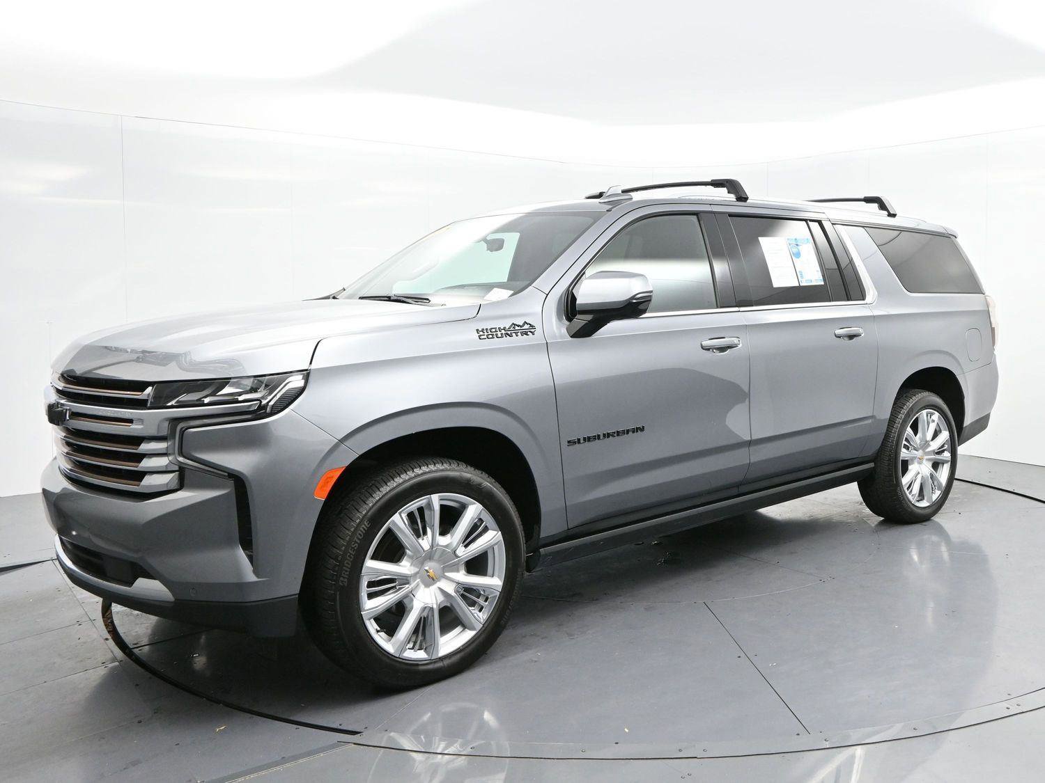 Used 2022 Chevrolet Suburban High Country image 3