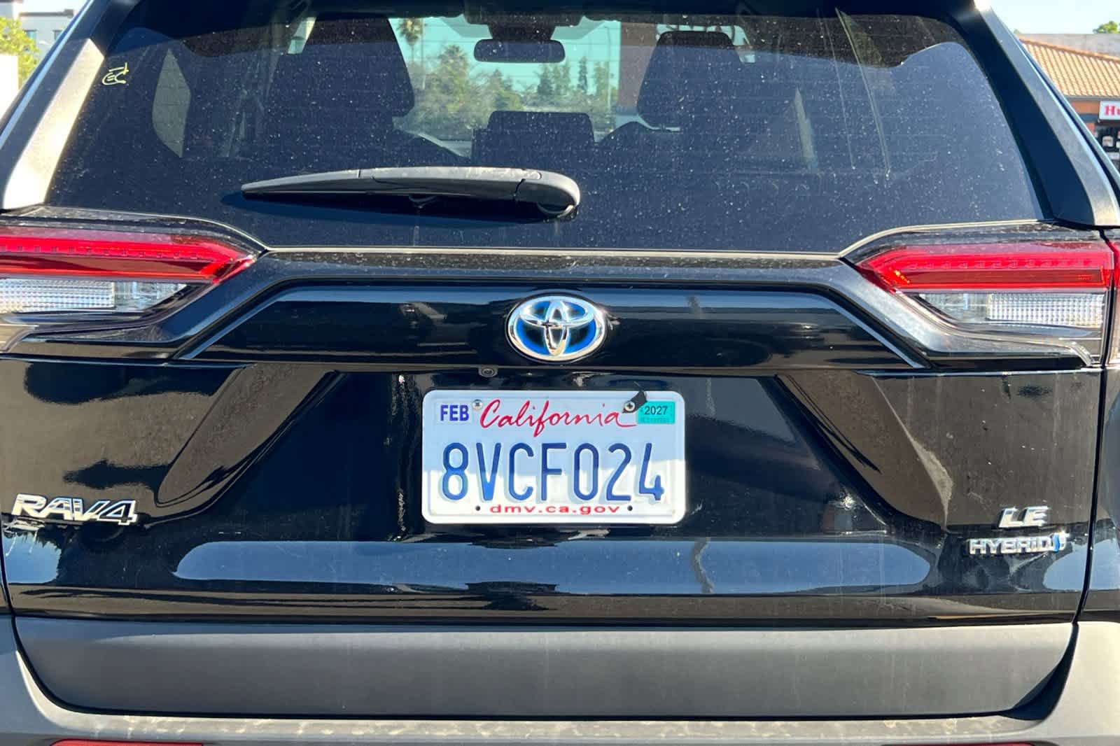 Used 2021 Toyota RAV4 LE AWD/4WD image 19