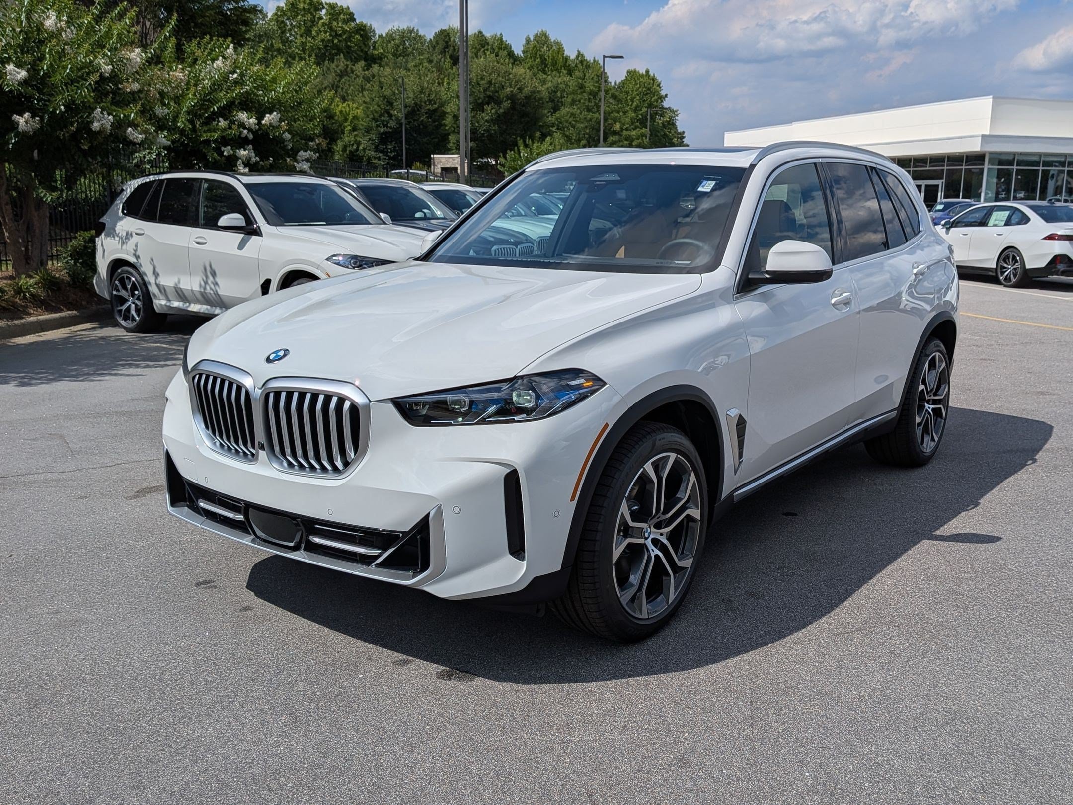New 2026 BMW X5 xDrive40i w/ Premium Package AWD/4WD image 7