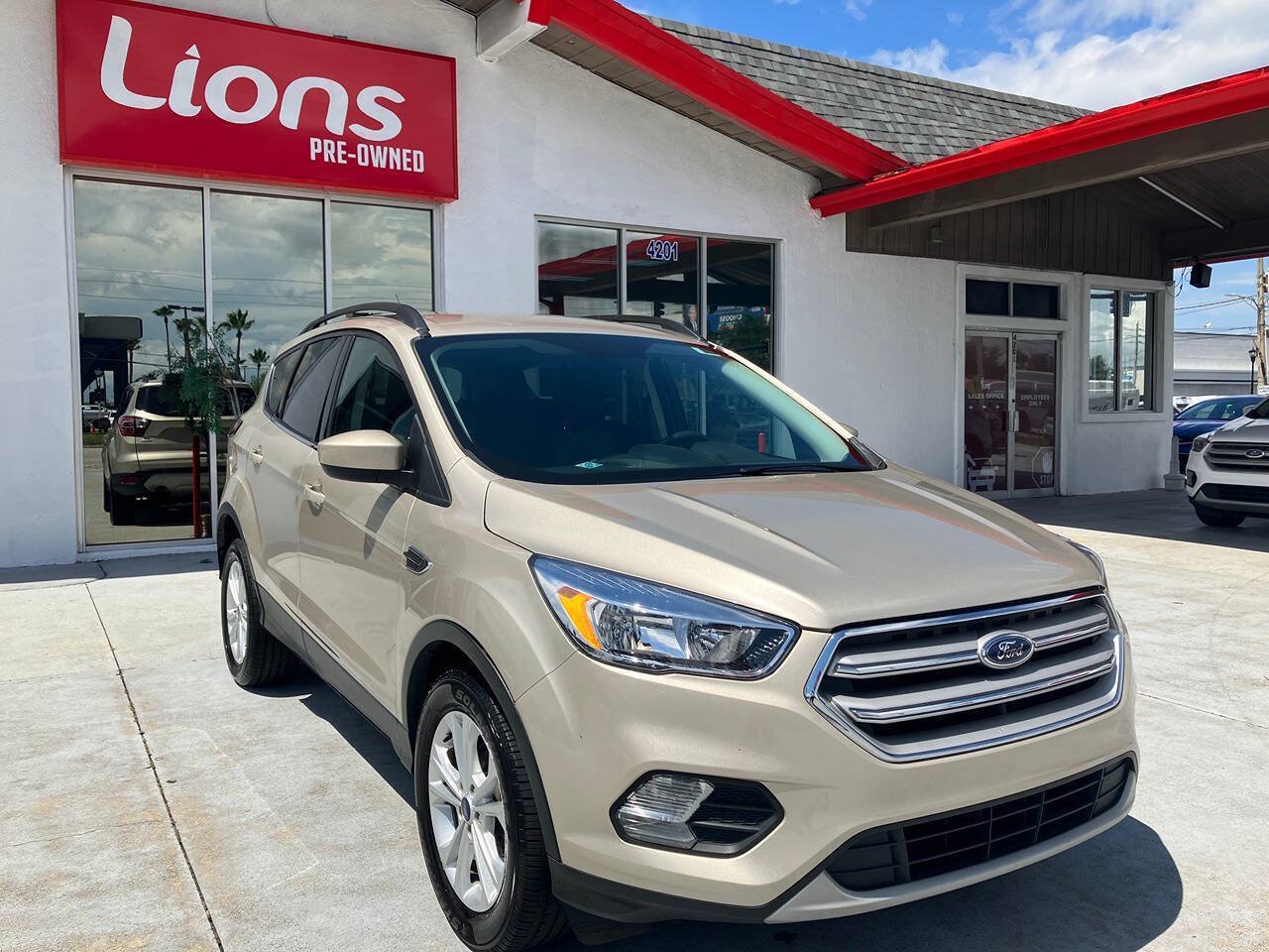 Used 2018 Ford Escape SE FWD image 13