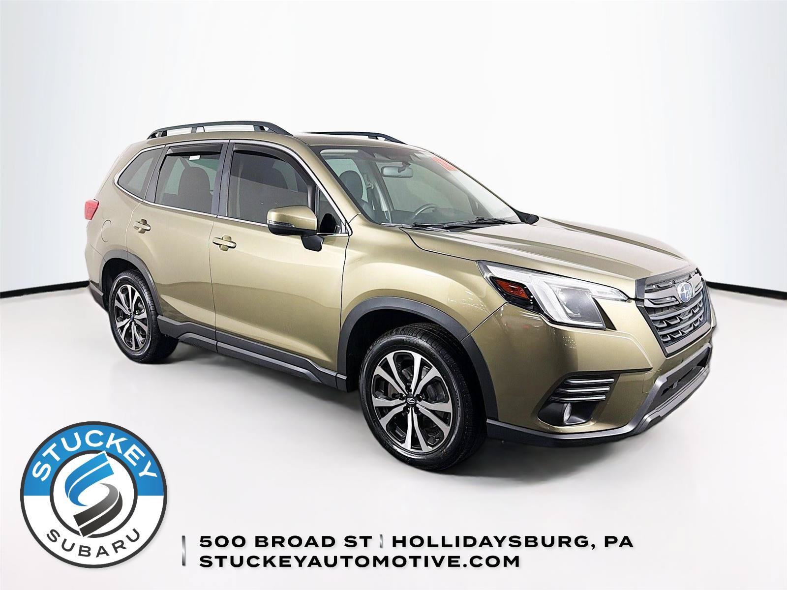 Used 2023 Subaru Forester Limited AWD/4WD image 1
