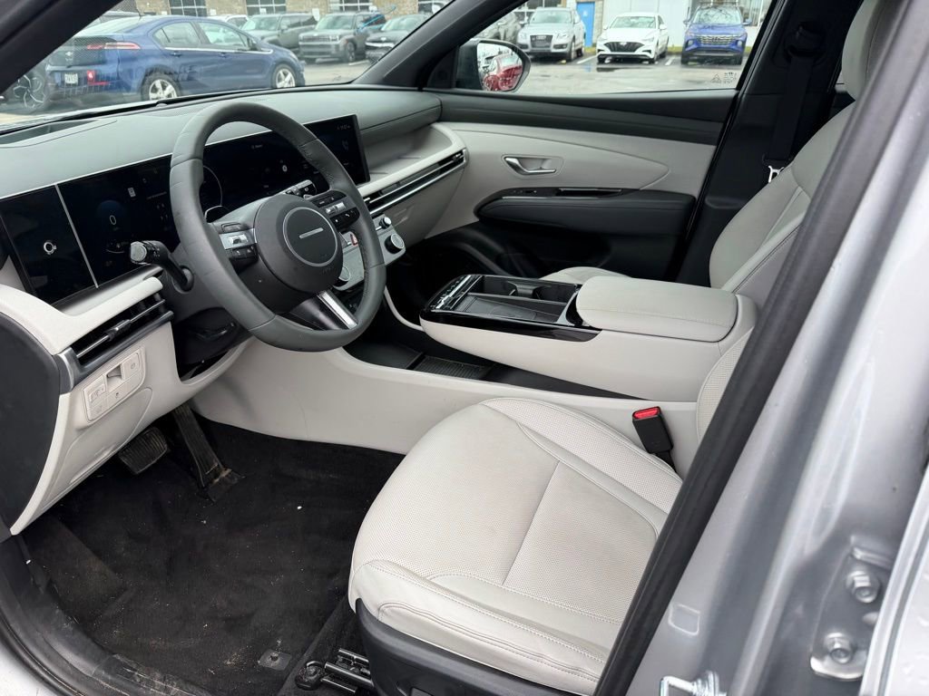 Used 2025 Hyundai Tucson Limited image 6