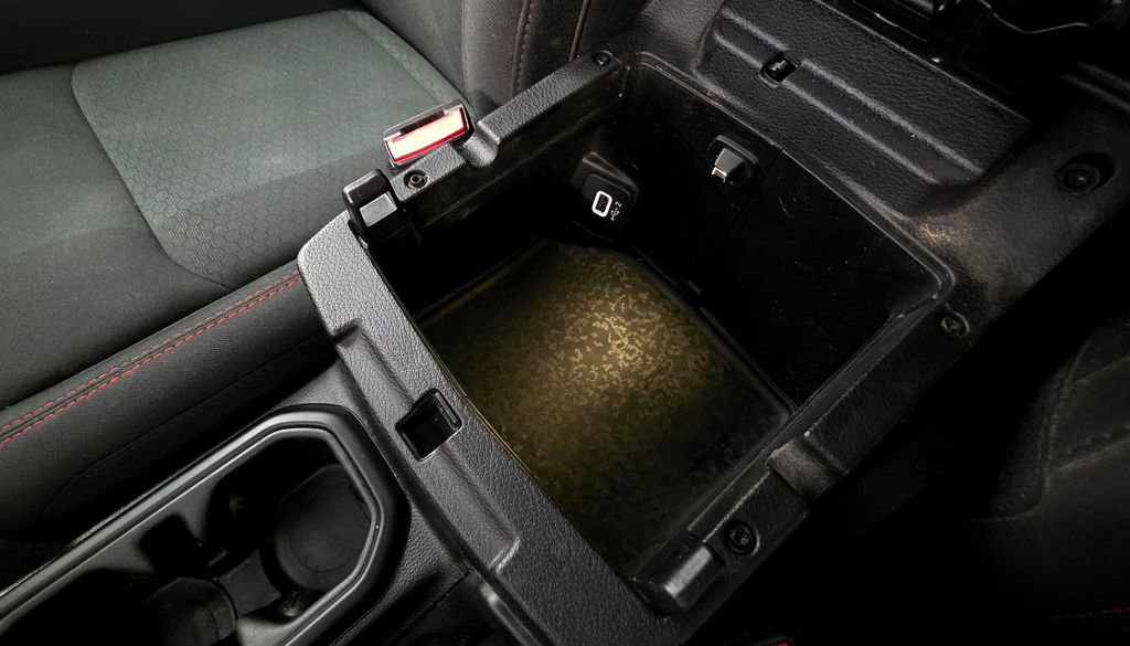 Used 2021 Jeep Wrangler Unlimited Rubicon w/ Uconnect 4C Nav & Sound Group AWD/4WD image 35