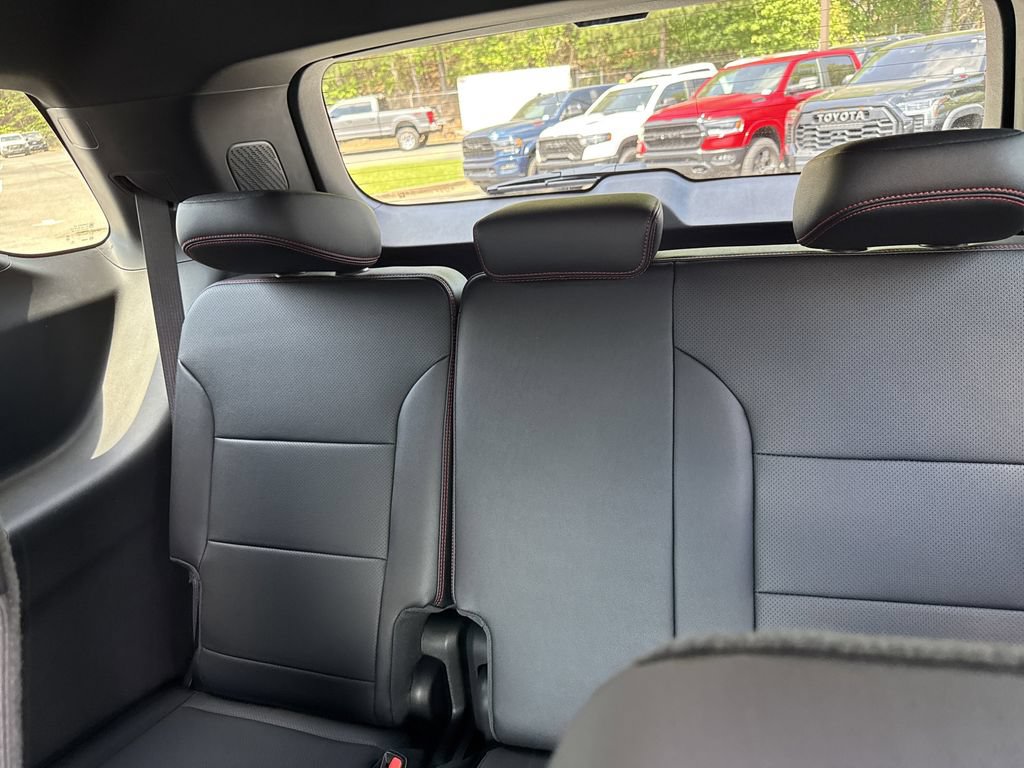 Used 2026 Chevrolet Traverse RS w/ LPO, Floor Liner Package FWD image 21
