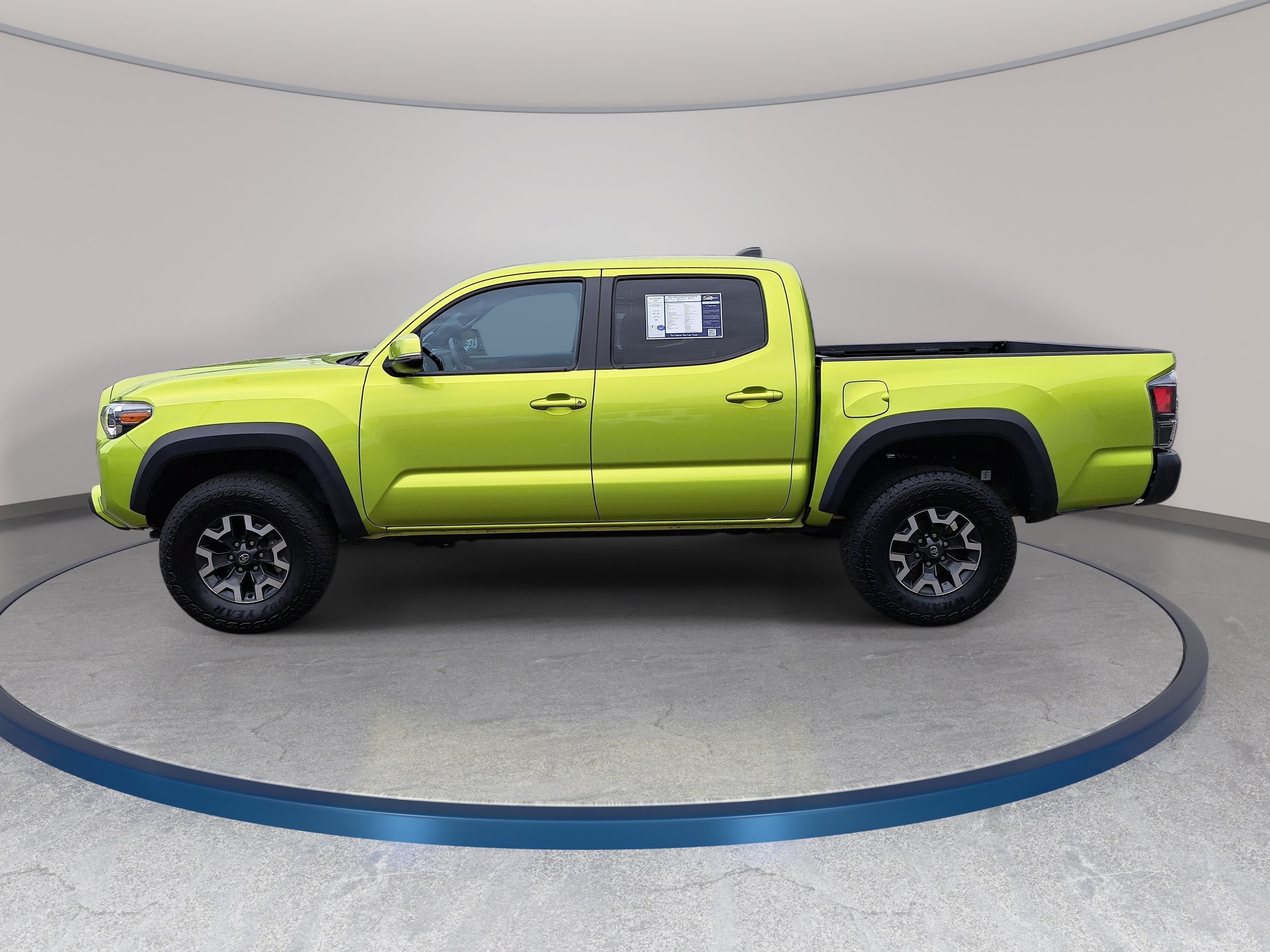 Used 2023 Toyota Tacoma TRD Off-Road w/ Technology Package AWD/4WD image 8