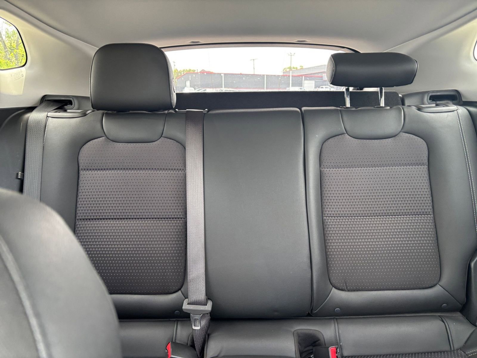 Used 2025 Chevrolet Trax LT w/ LT Convenience Package FWD image 33
