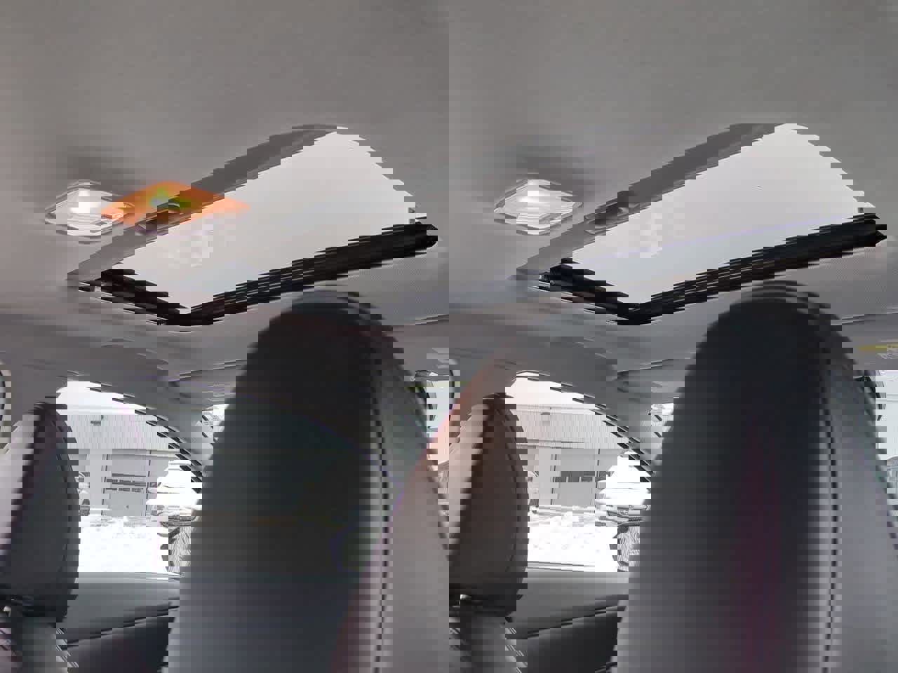 Used 2023 Hyundai Elantra Limited image 21