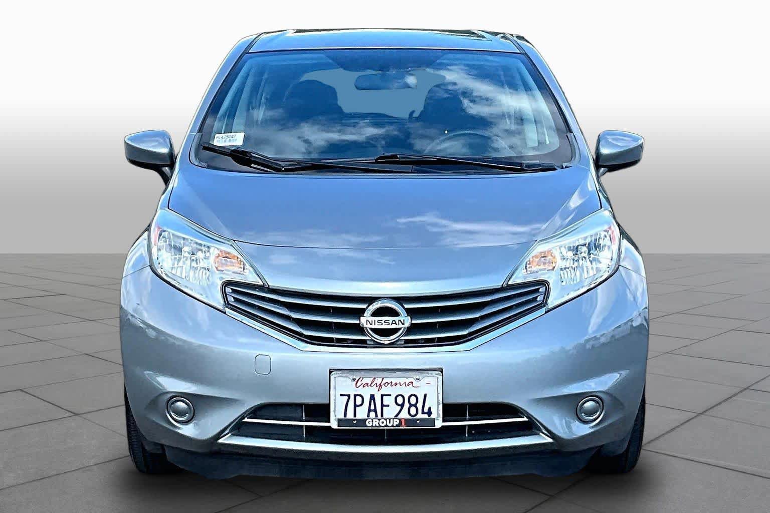 Used 2015 Nissan Versa Note SV w/ Sport Value Package FWD image 3
