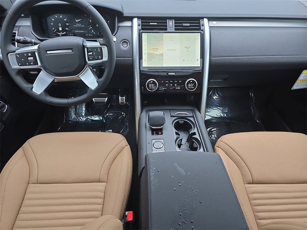 New 2026 Land Rover Discovery Dynamic SE image 9